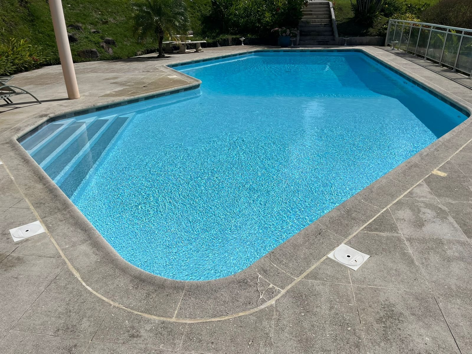 Intervention Distri & Serv sur une piscine en Guadeloupe